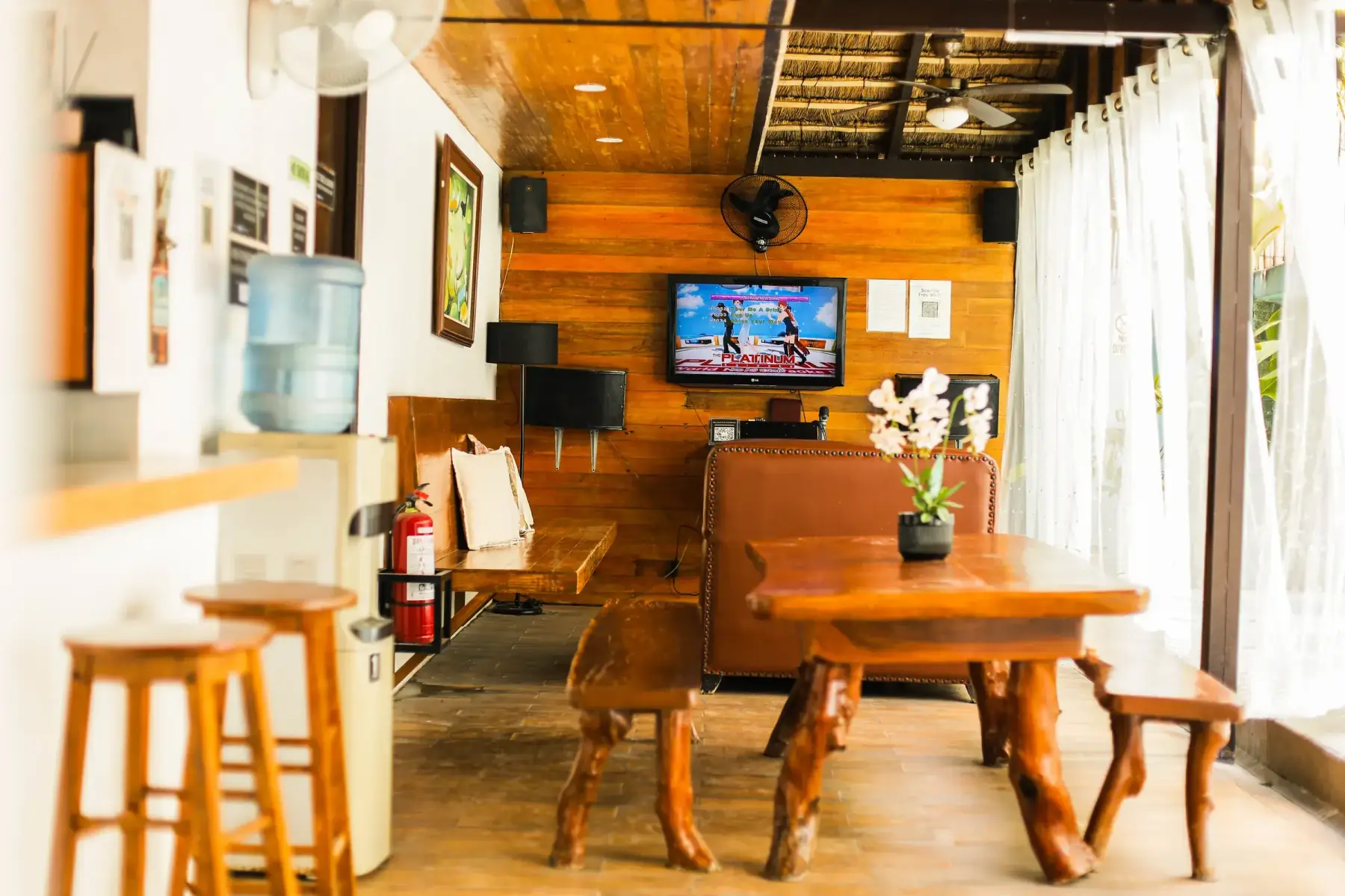 Casita — lounge and entertainment area