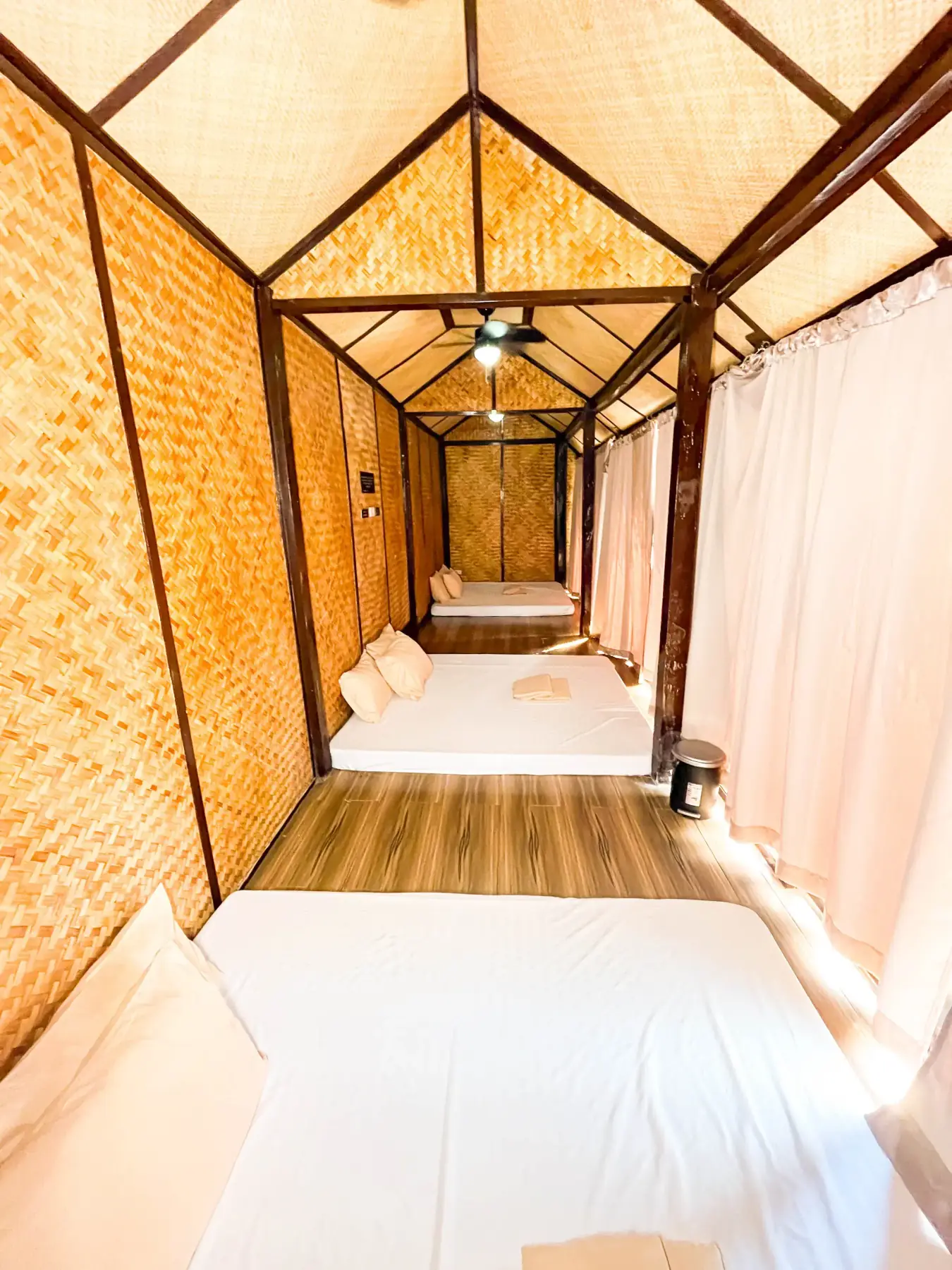 Villa 2 — close cottage with king and queen mattresses (extra sleeping)